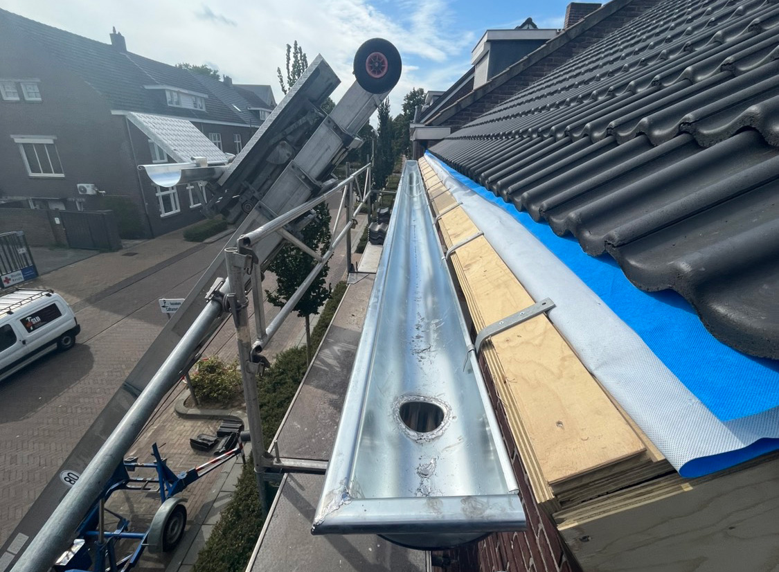 Zinkwerk bij dakwerkzaamheden