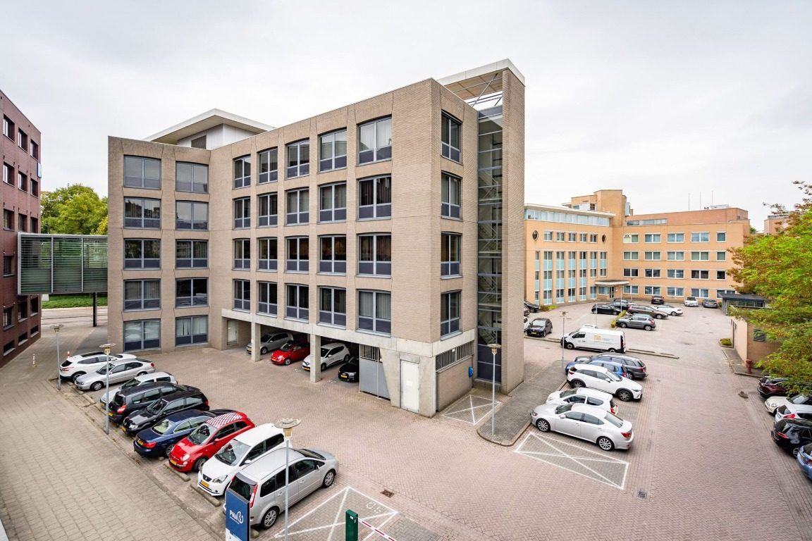 Kantoorgebouw van Finexis aan de Geerstraat 115 in Heerlen